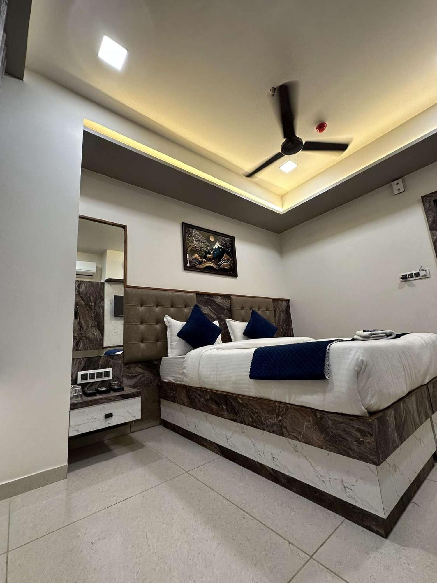 Hotel E Classico Bhavnagar Eksteriør billede